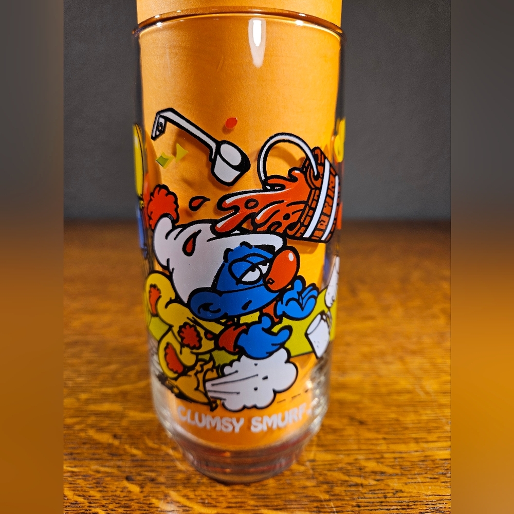 Clumsy Smurf Glass 1983 - Picture 2 of 9
